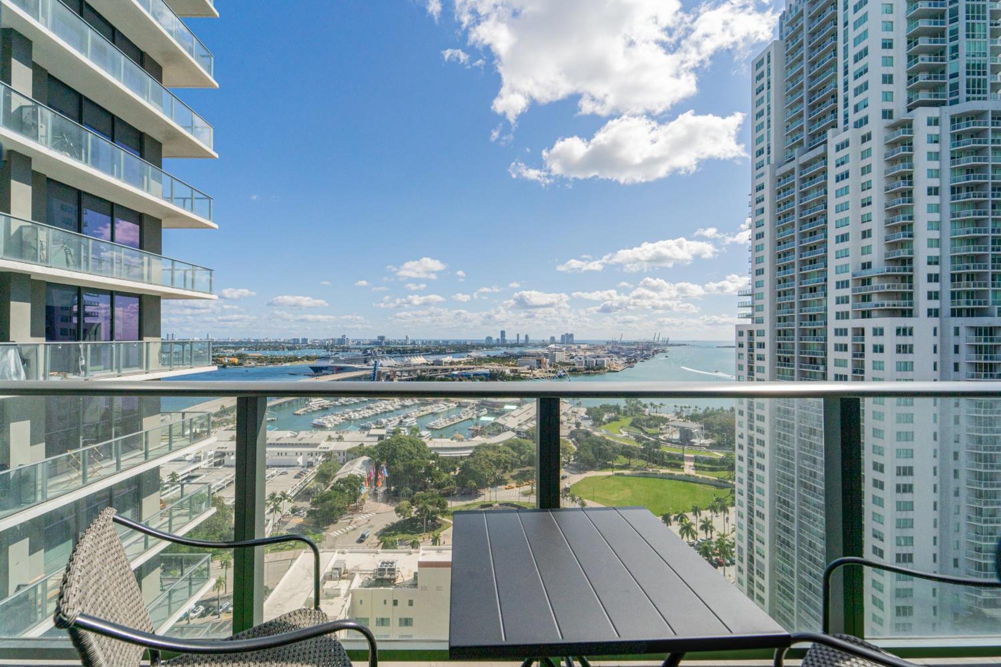 Devereaux Miami Luxury One-Bedroom And Studios Luaran gambar