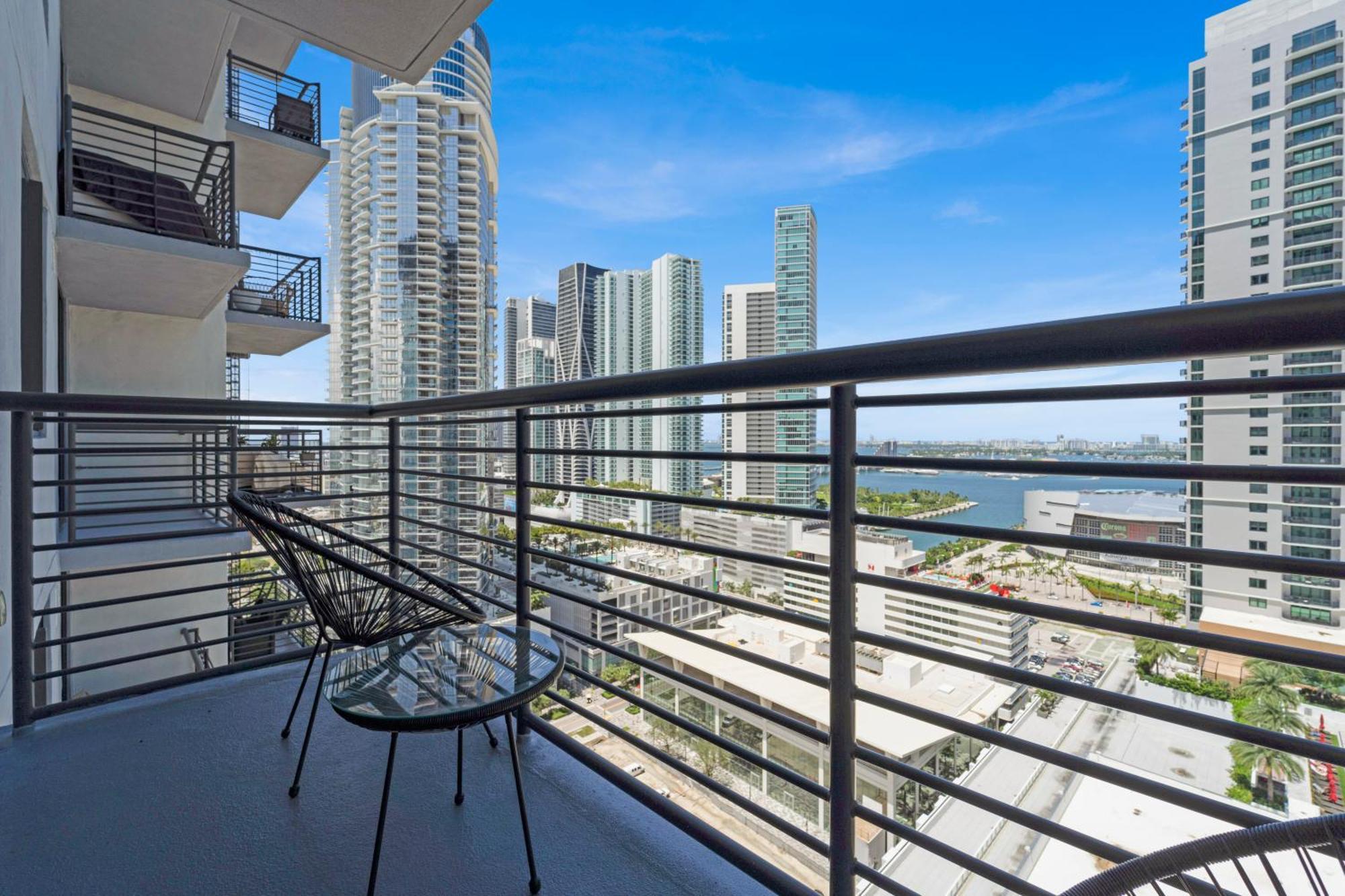 Devereaux Miami Luxury One-Bedroom And Studios Luaran gambar