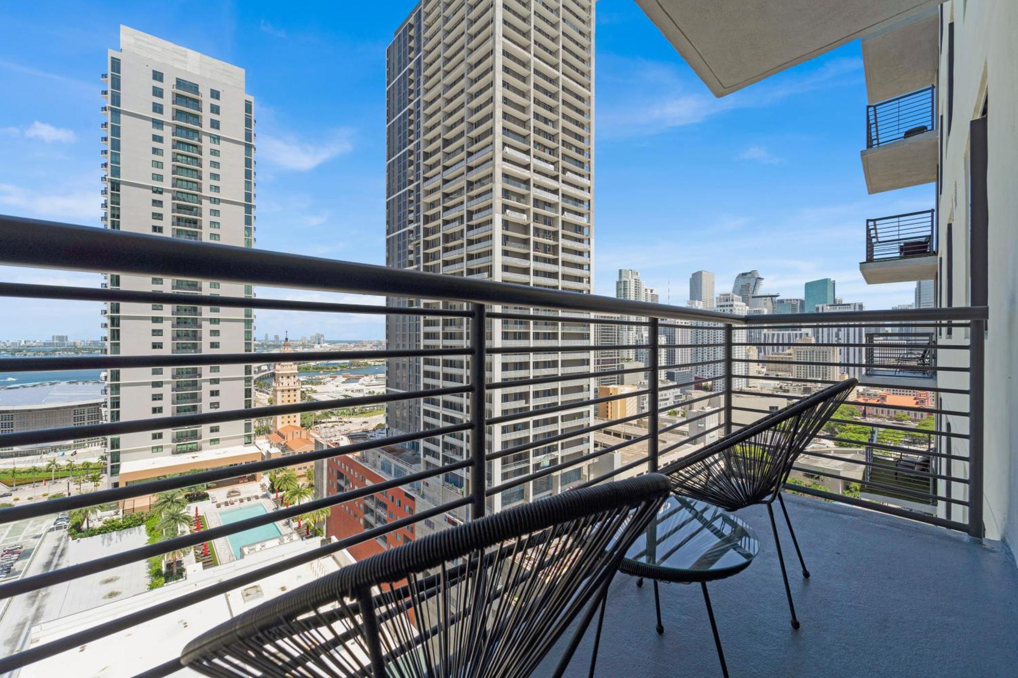 Devereaux Miami Luxury One-Bedroom And Studios Luaran gambar